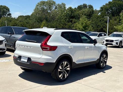 New 2026 Volvo XC40 B4 Plus w/ Protection Package Premier image 4