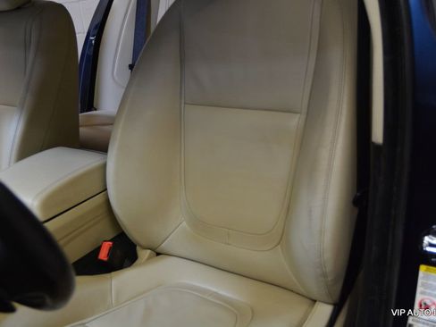 Used 2012 Jaguar XF image 19