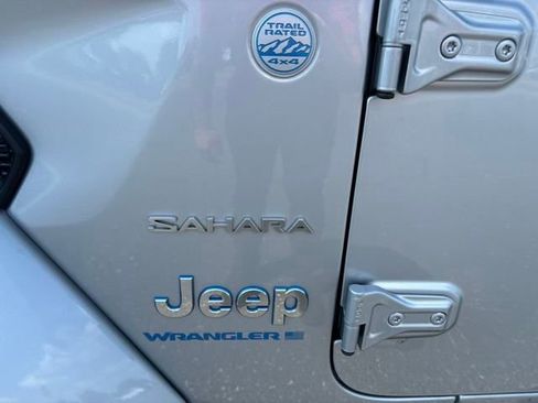 Used 2024 Jeep Wrangler Unlimited Sahara image 32