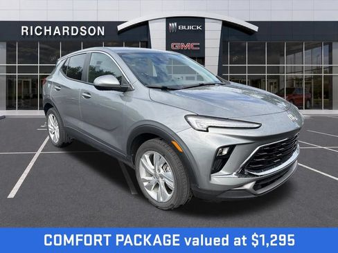 Used 2024 Buick Encore GX Preferred w/ Comfort Package FWD image 2