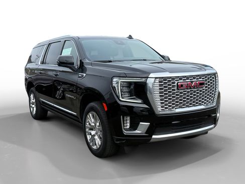 Used 2023 GMC Yukon XL Denali image 7