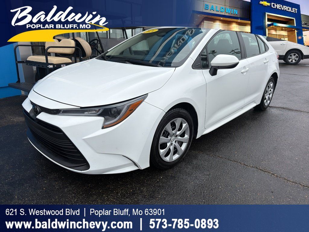 Used 2024 Toyota Corolla LE FWD image 1