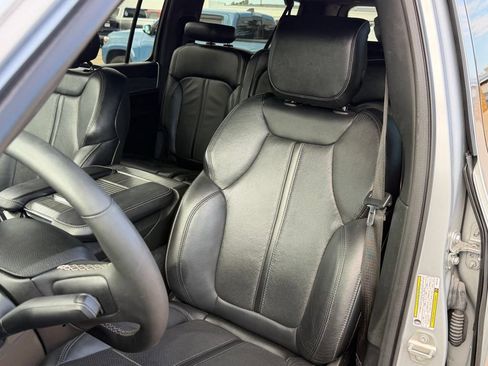 Used 2024 Jeep Wagoneer L Series II w/ Flexible Seating Group AWD/4WD image 39