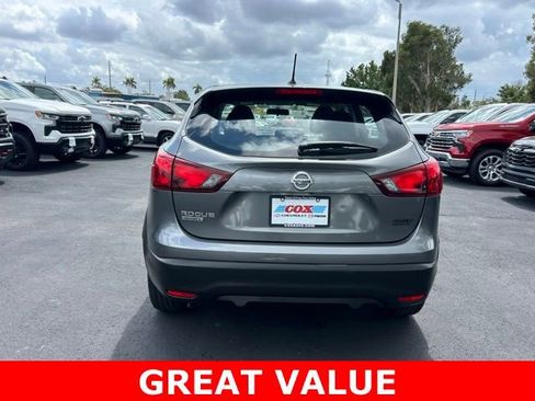 Used 2018 Nissan Rogue Sport S image 5