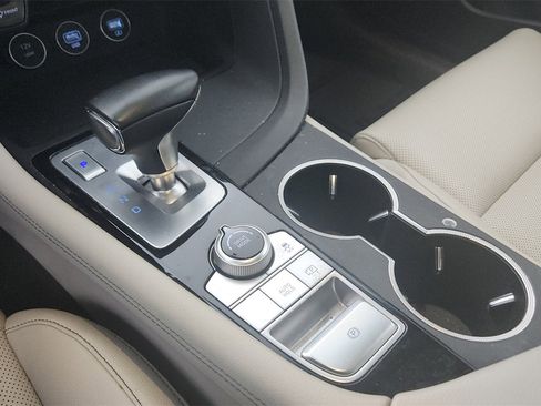 Used 2022 Genesis G70 2.0T image 14