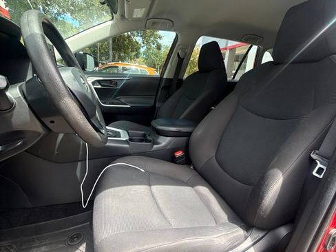 Certified 2021 Toyota RAV4 LE FWD image 11