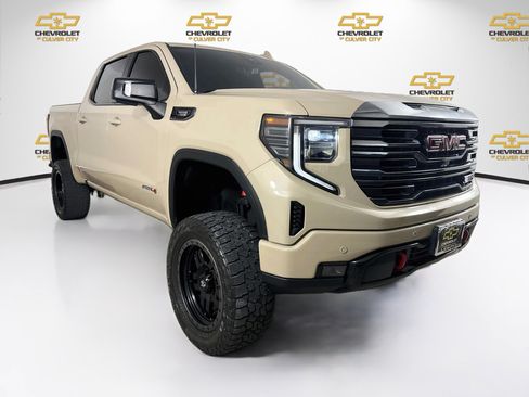 Used 2023 GMC Sierra 1500 AT4 w/ Technology Package AWD/4WD image 1
