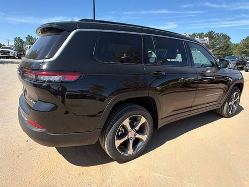 New 2026 Jeep Grand Cherokee L Limited AWD/4WD image 8