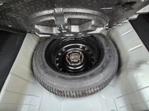 Used 2021 Honda HR-V LX image 15