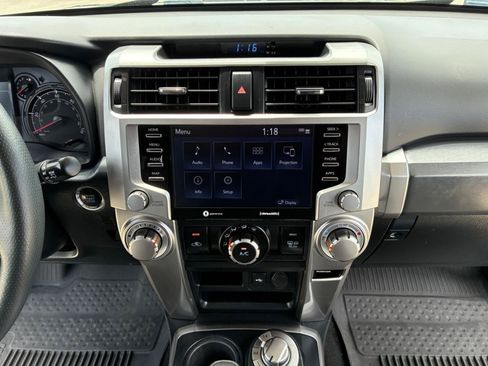 Used 2022 Toyota 4Runner SR5 AWD/4WD image 18