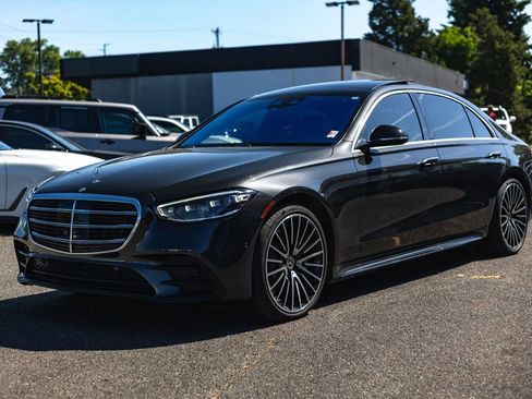 Used 2022 Mercedes-Benz S 500 4MATIC w/ AMG Line Package image 6