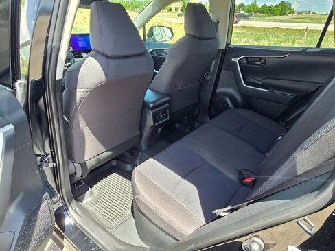 Used 2025 Toyota RAV4 LE AWD/4WD image 15