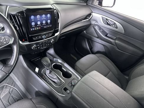 Used 2022 Chevrolet Traverse LT FWD image 36