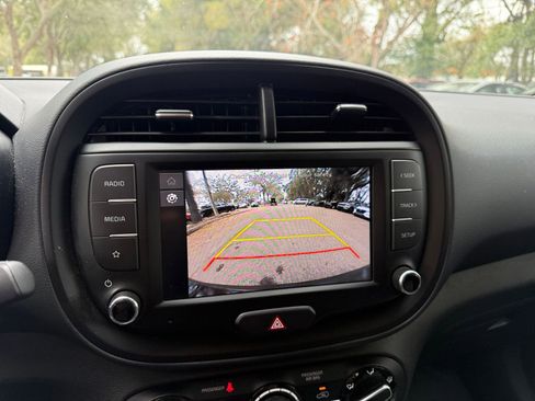 Used 2025 Kia Soul LX w/ LX Technology Package image 17
