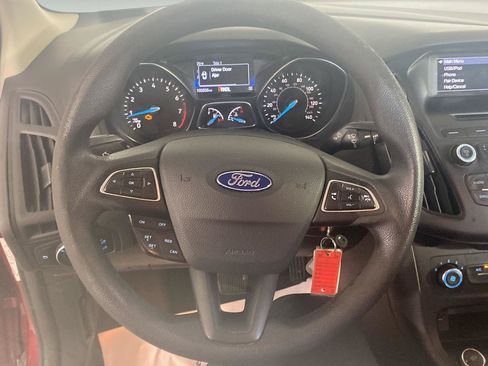 Used 2017 Ford Focus SE FWD image 20