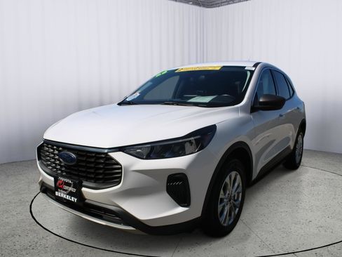 Used 2023 Ford Escape Active image 4