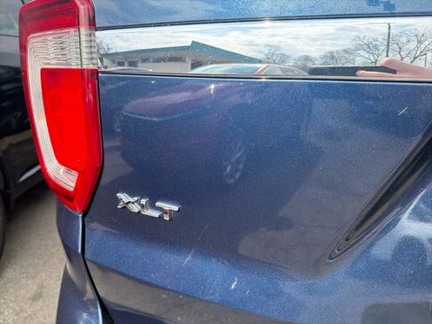 Used 2016 Ford Explorer XLT w/ Equipment Group 202A image 9