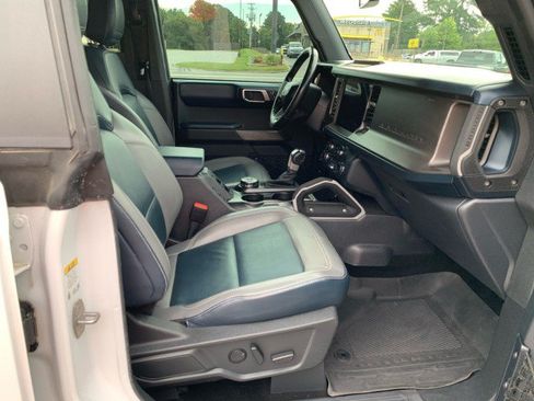 Used 2022 Ford Bronco Outer Banks w/ Sasquatch Package AWD/4WD image 17