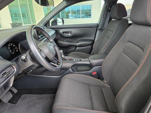 Certified 2025 Honda HR-V Sport image 9