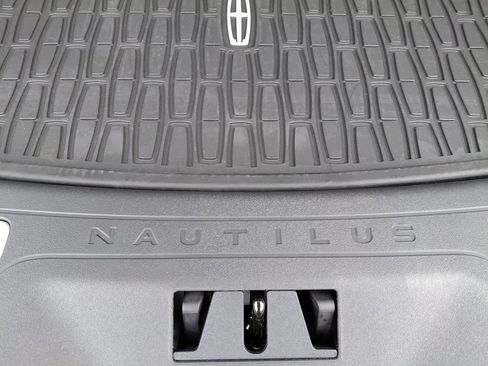 New 2026 Lincoln Nautilus Reserve image 32