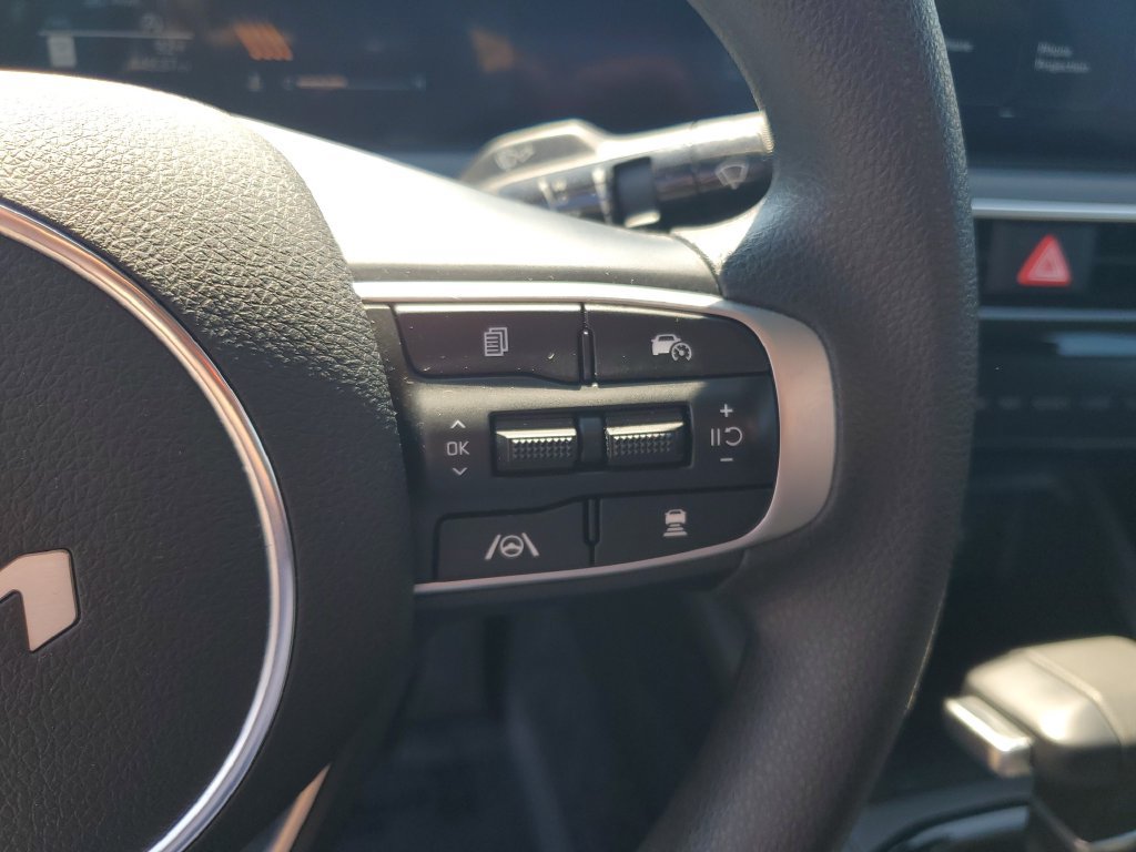 Used 2025 Kia K5 LXS FWD image 13