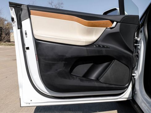 Used 2021 Tesla Model X Long Range image 48