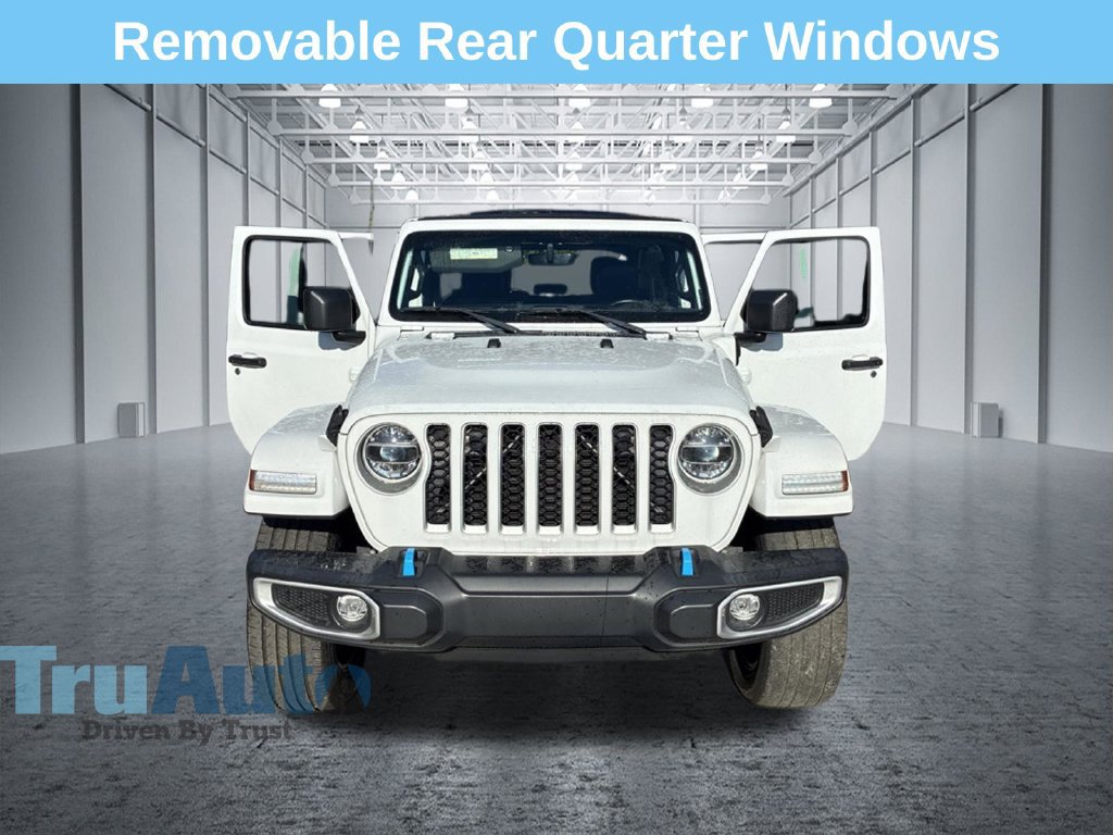 Used 2022 Jeep Wrangler Unlimited Sahara w/ Cold Weather Group AWD/4WD image 11
