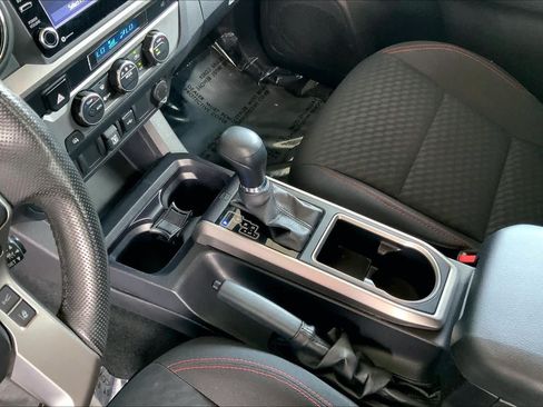 Used 2022 Toyota Tacoma SR5 w/ Technology Package RWD image 17