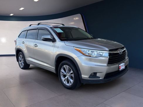 Used 2015 Toyota Highlander XLE FWD image 7