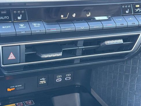 Used 2025 Toyota Camry XLE image 14