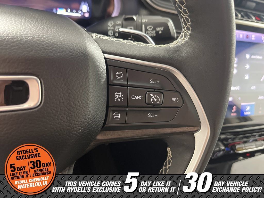 Used 2023 Jeep Grand Cherokee Limited w/ Luxury Tech Group II AWD/4WD image 23