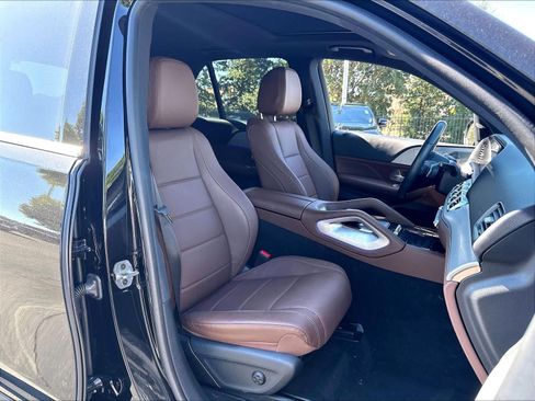 Used 2024 Mercedes-Benz GLE 450 4MATIC w/ Driver Assistance Package image 28