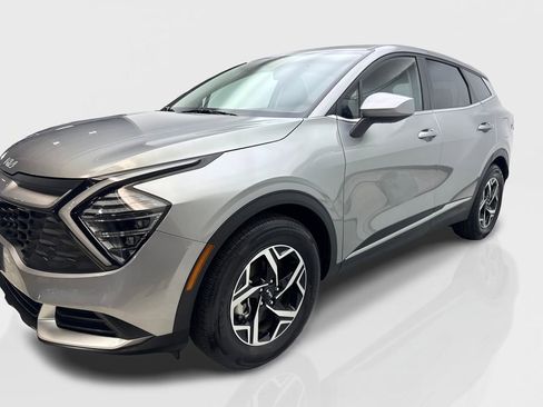 Used 2025 Kia Sportage LX FWD image 11