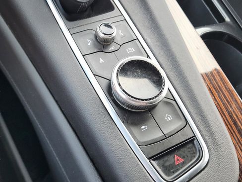 Used 2021 Cadillac Escalade Premium Luxury image 16