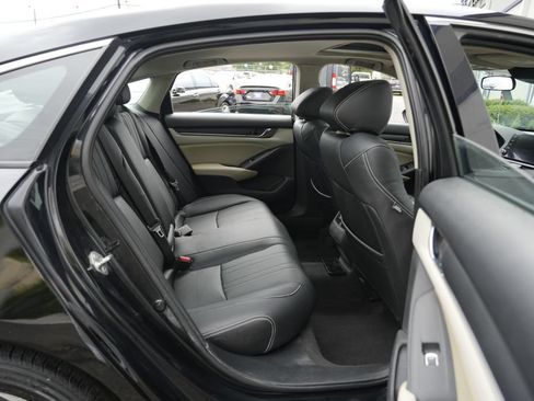 Used 2018 Honda Accord EX image 33