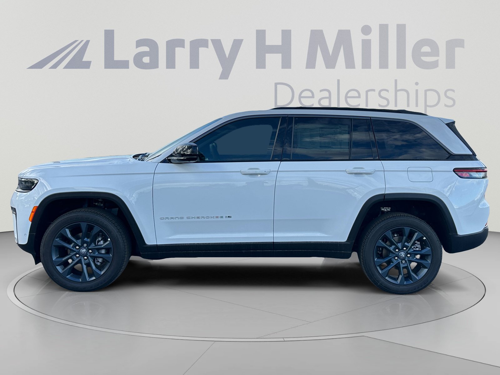 New 2026 Jeep Grand Cherokee Limited AWD/4WD image 2