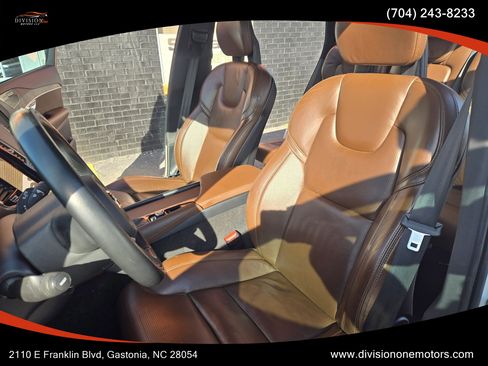 Used 2021 Volvo XC90 T6 Inscription w/ Climate Package image 9