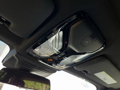 Used 2025 BMW X5 sDrive40i w/ Parking Assistance Package image 19