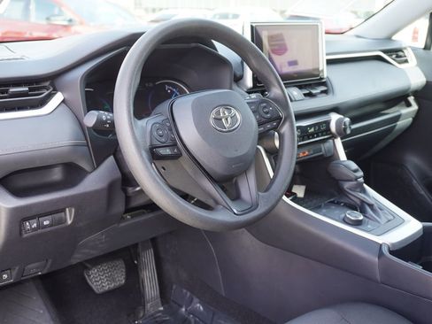 Certified 2025 Toyota RAV4 XLE AWD/4WD image 12