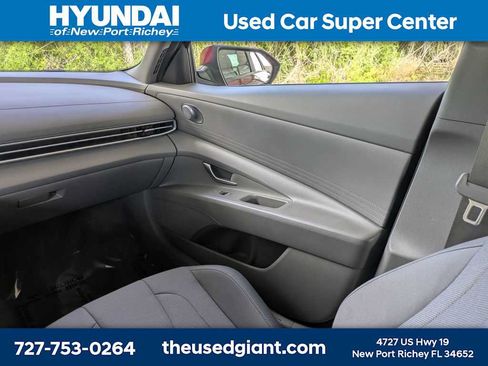 Used 2024 Hyundai Elantra SE FWD image 17