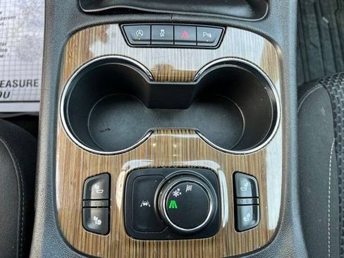 Used 2023 GMC Acadia SLE w/ Driver Convenience Package FWD image 33