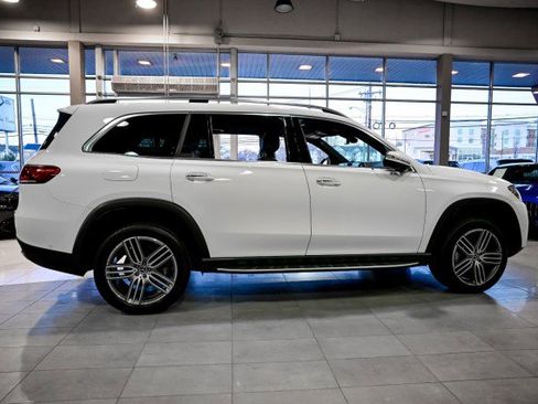 Used 2023 Mercedes-Benz GLS 450 4MATIC image 4