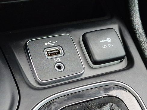 Certified 2019 Jeep Cherokee Limited w/ Technology Group AWD/4WD image 26