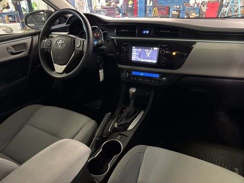 Used 2016 Toyota Corolla LE FWD image 12