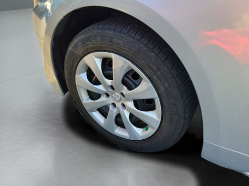 Used 2022 Toyota Corolla LE FWD image 30