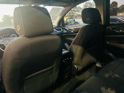 Used 2017 GMC Acadia SLE image 43