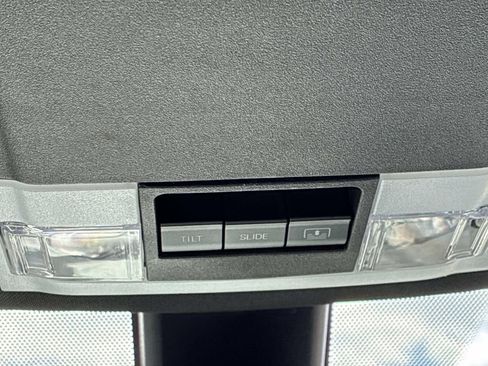 Certified 2018 Ford Explorer Platinum image 42