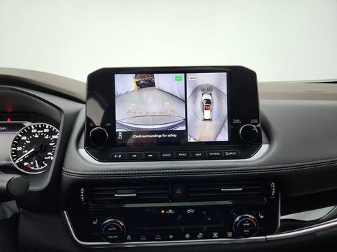 Used 2022 Nissan Rogue SL w/ SL Premium Package image 24