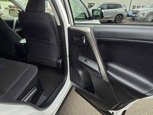 Used 2018 Toyota RAV4 XLE image 14