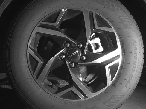 Used 2025 Kia Sportage LX image 14